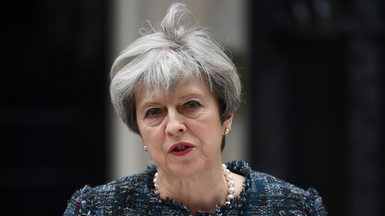 La primera ministra británica, Theresa May, comparece ante el número 10 de Downing Street.