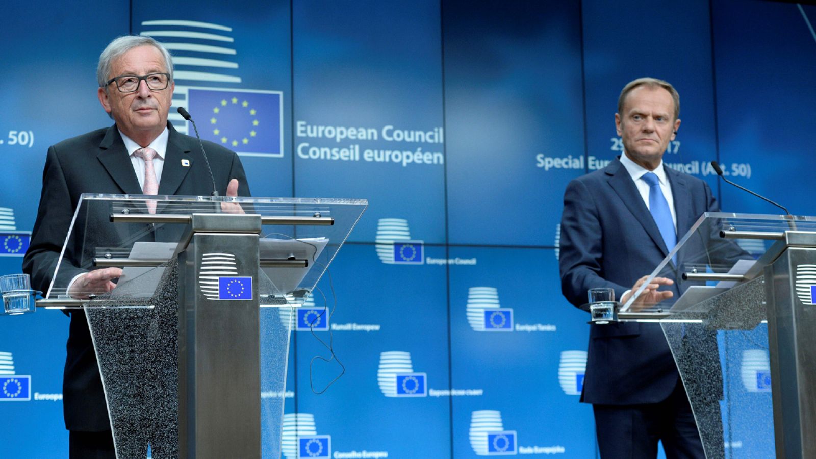 El presidente de la Comisión Europea Jean-Claude Juncker y del Consejo Europeo, Donald Tusk en Bruselas