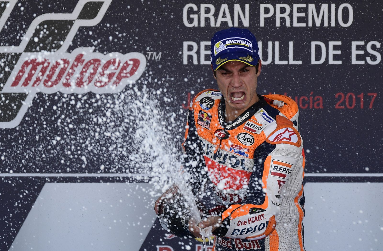 Dani Pedrosa celebra su victoria en Jerez.