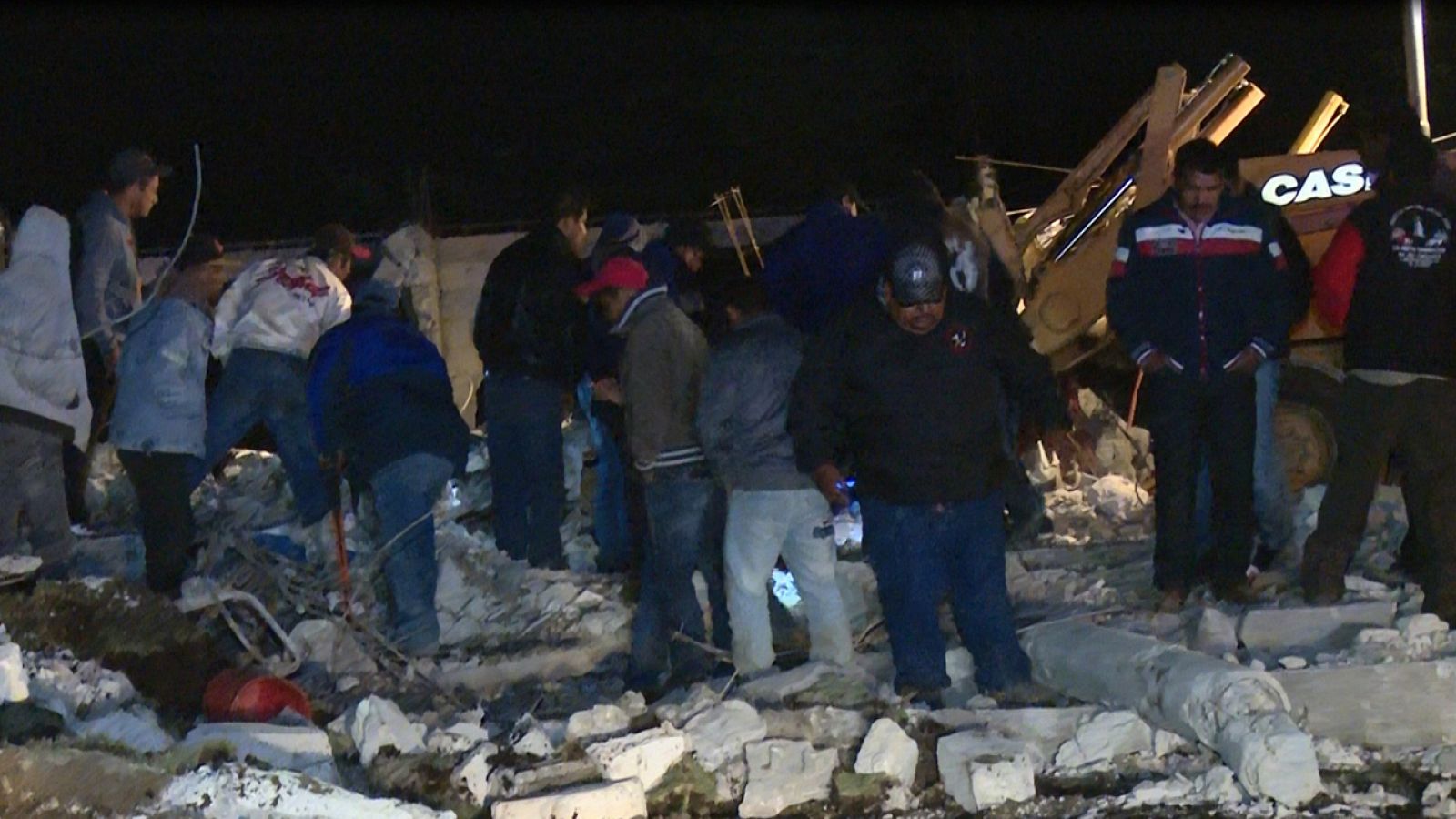 Daños ocasionados por una explosión en un almacen de pirotecnia en el estado de Puebla en Mexico