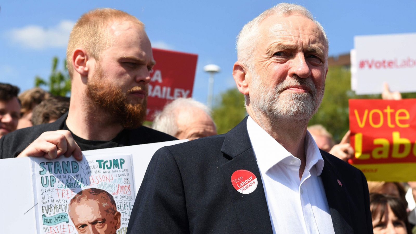 El líder laborista británico, Jeremy Corbyn, en Salford, noroeste de Inglaterra, tras el arranque de campaña