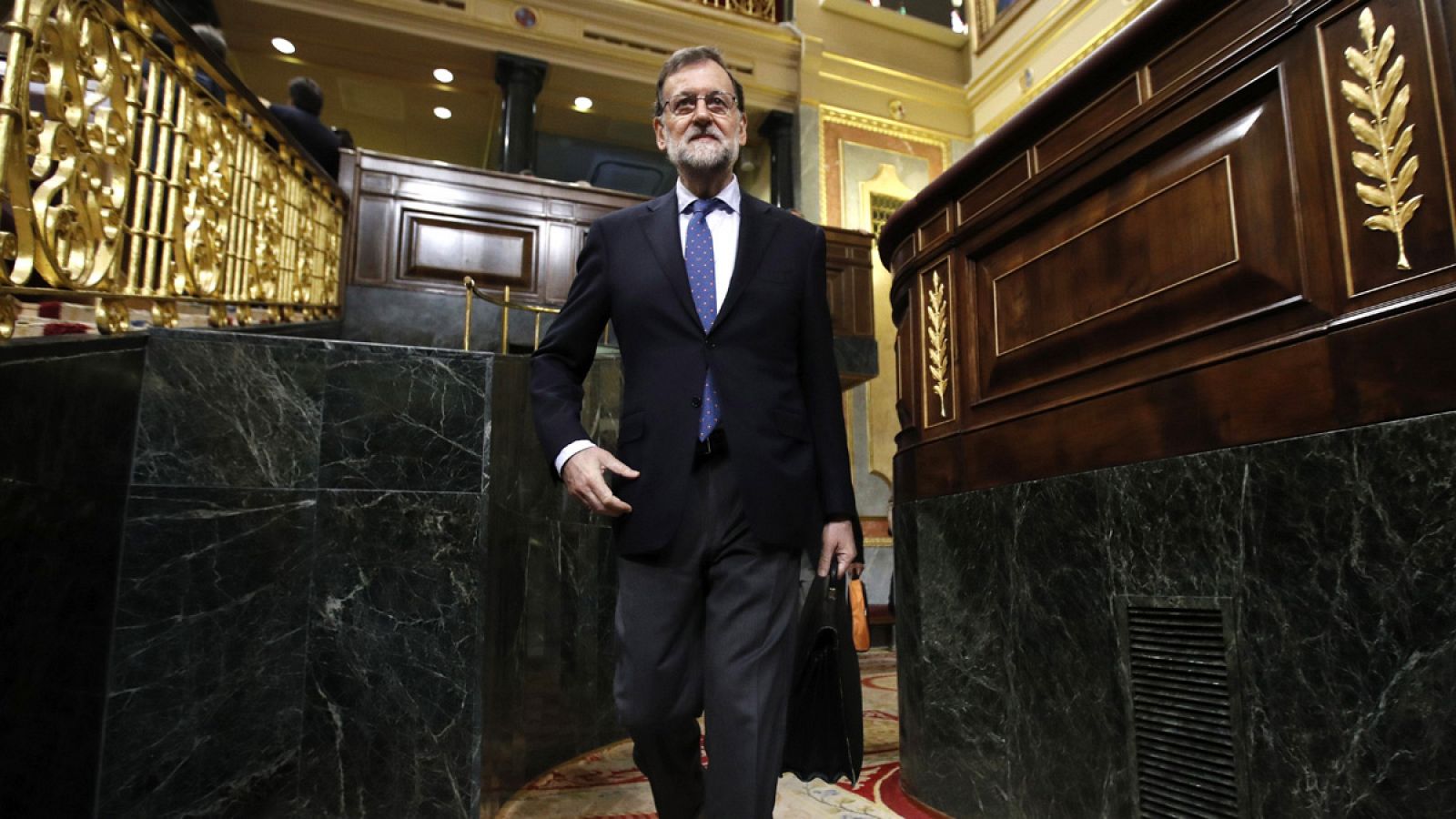 El presidente del Gobierno, Mariano Rajoy, a su llegada al Congreso