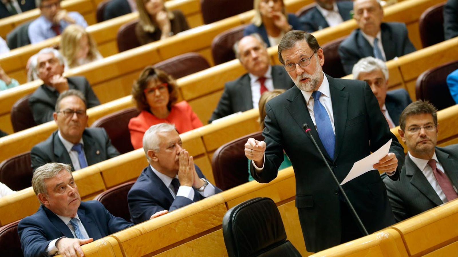 El presidente del Gobierno, Mariano Rajoy, durante su intervención en la sesión de control al Gobierno en el Senado.