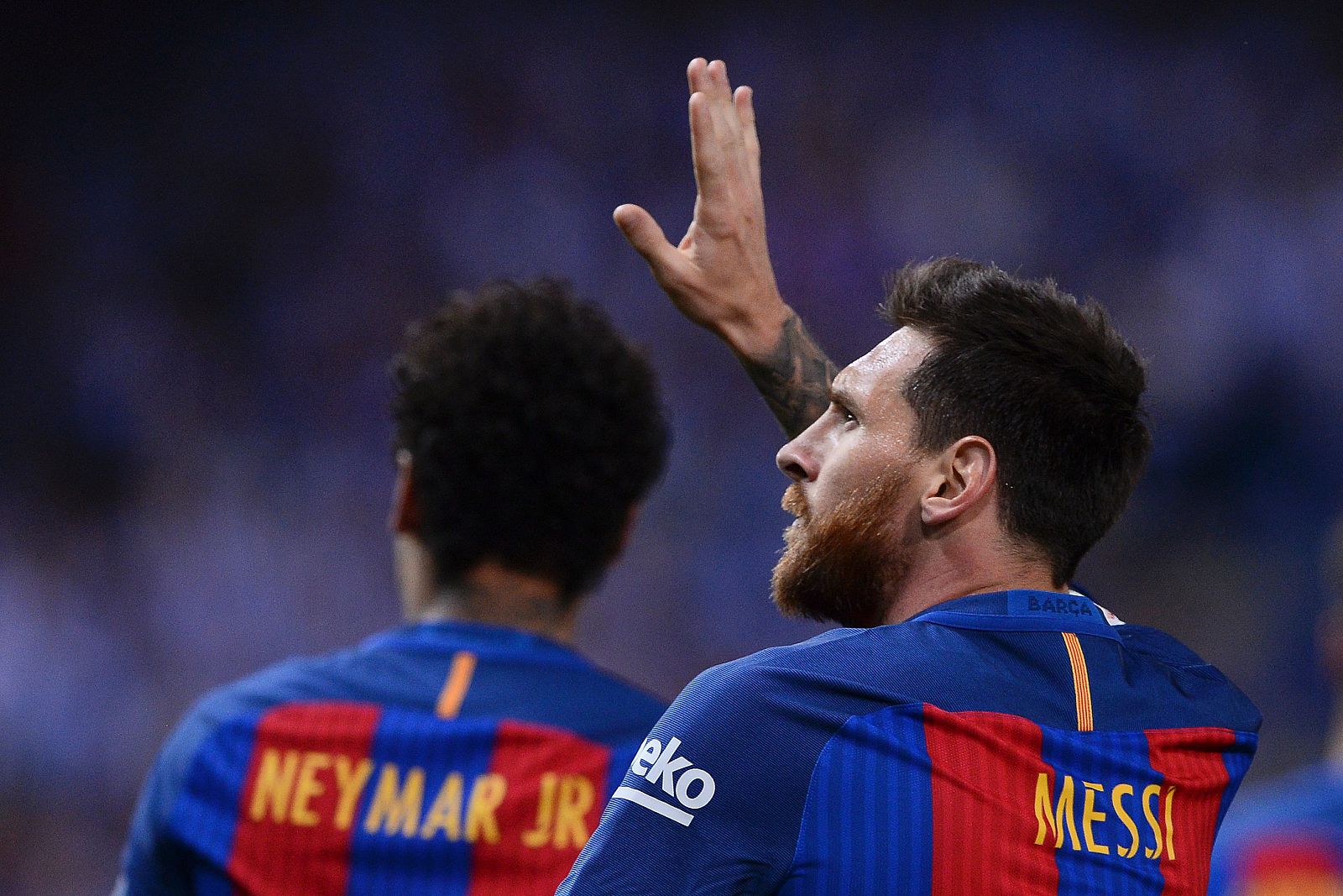 Messi celebra su gol junto a Neymar