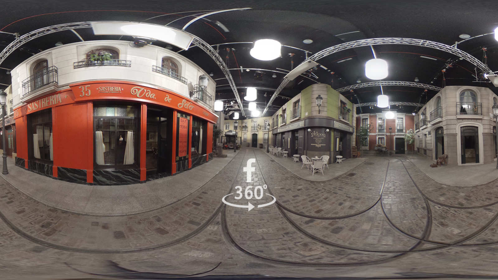 Descubre cómo es el decorado de la calle Acacias 38 con una visita virtual en 360º