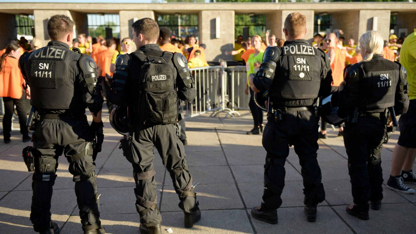 Policías alemanes fotografiados en Berlín
