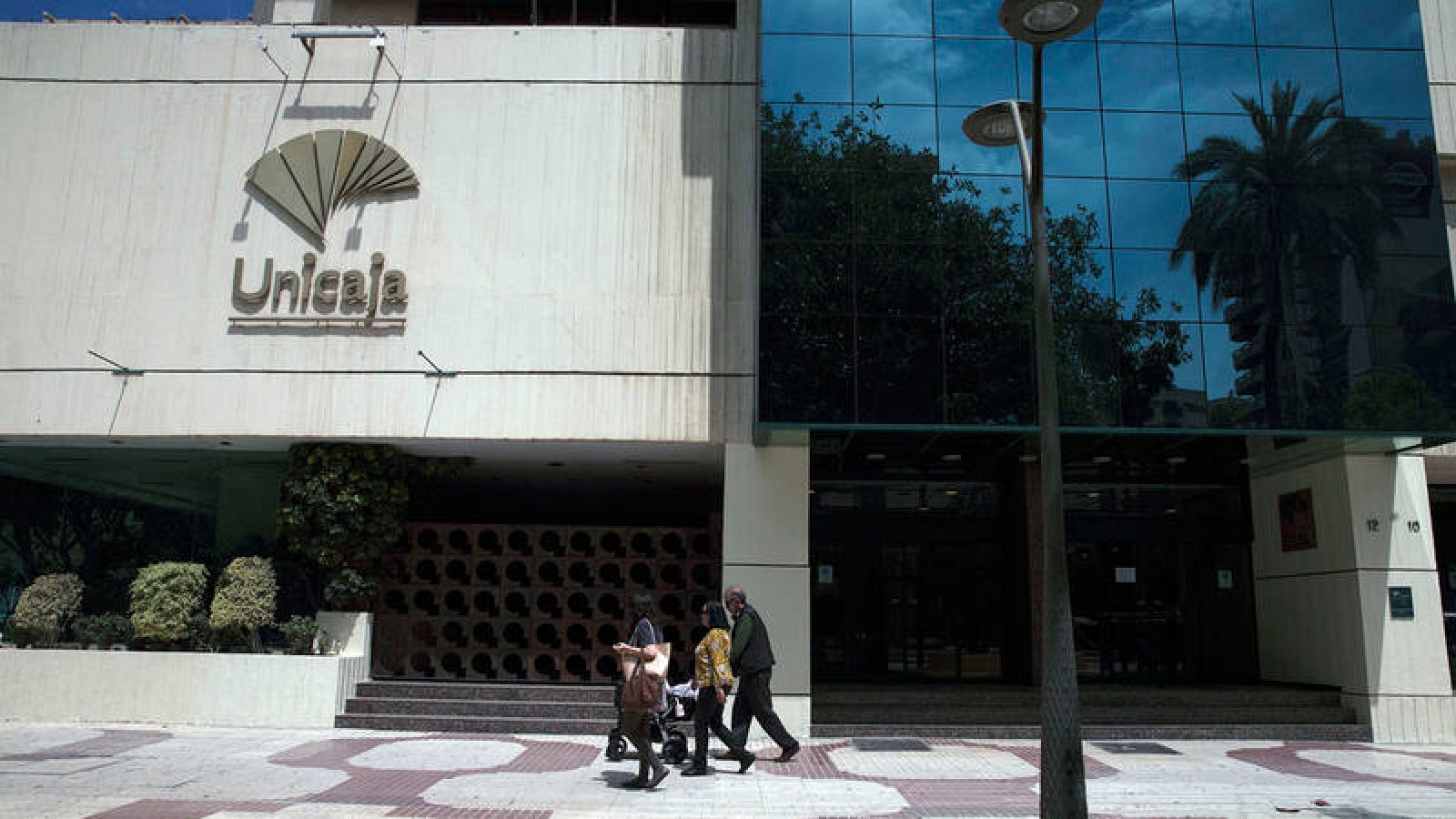 preocuparse Illinois arco Unicaja Banco anuncia su salida a Bolsa | RTVE.es
