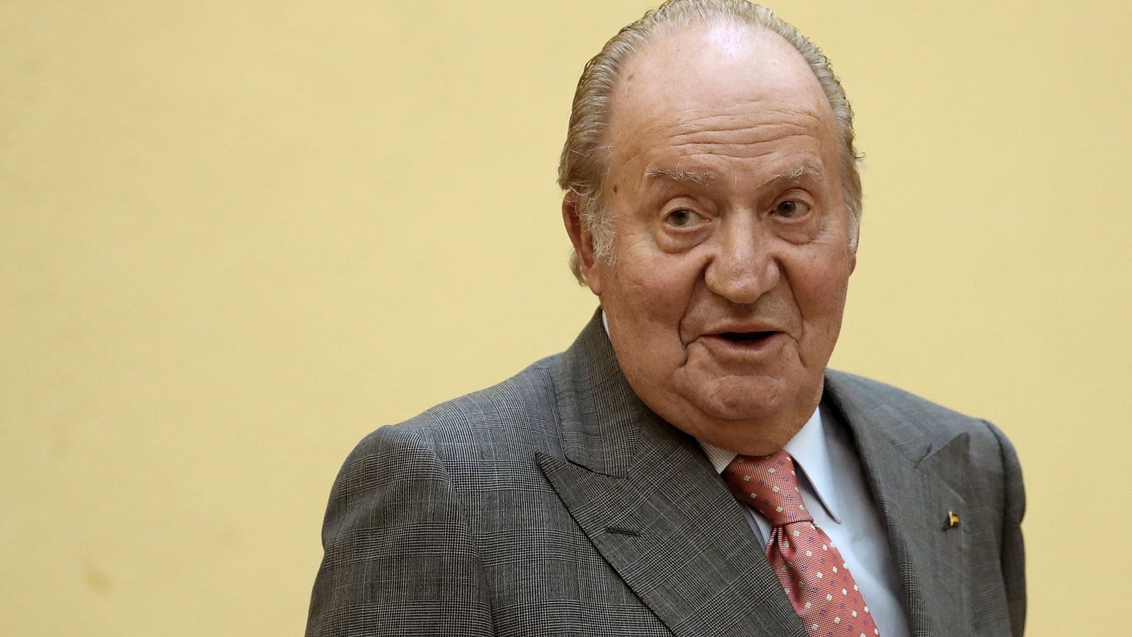 Imagen del rey emérito Juan Carlos a su llegada a la reunión del patronato de la Fundación Cotec.