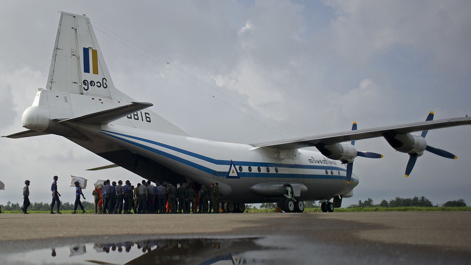 El avión desaparecido es un Shaanxi Y-8, similar al de esta foto.