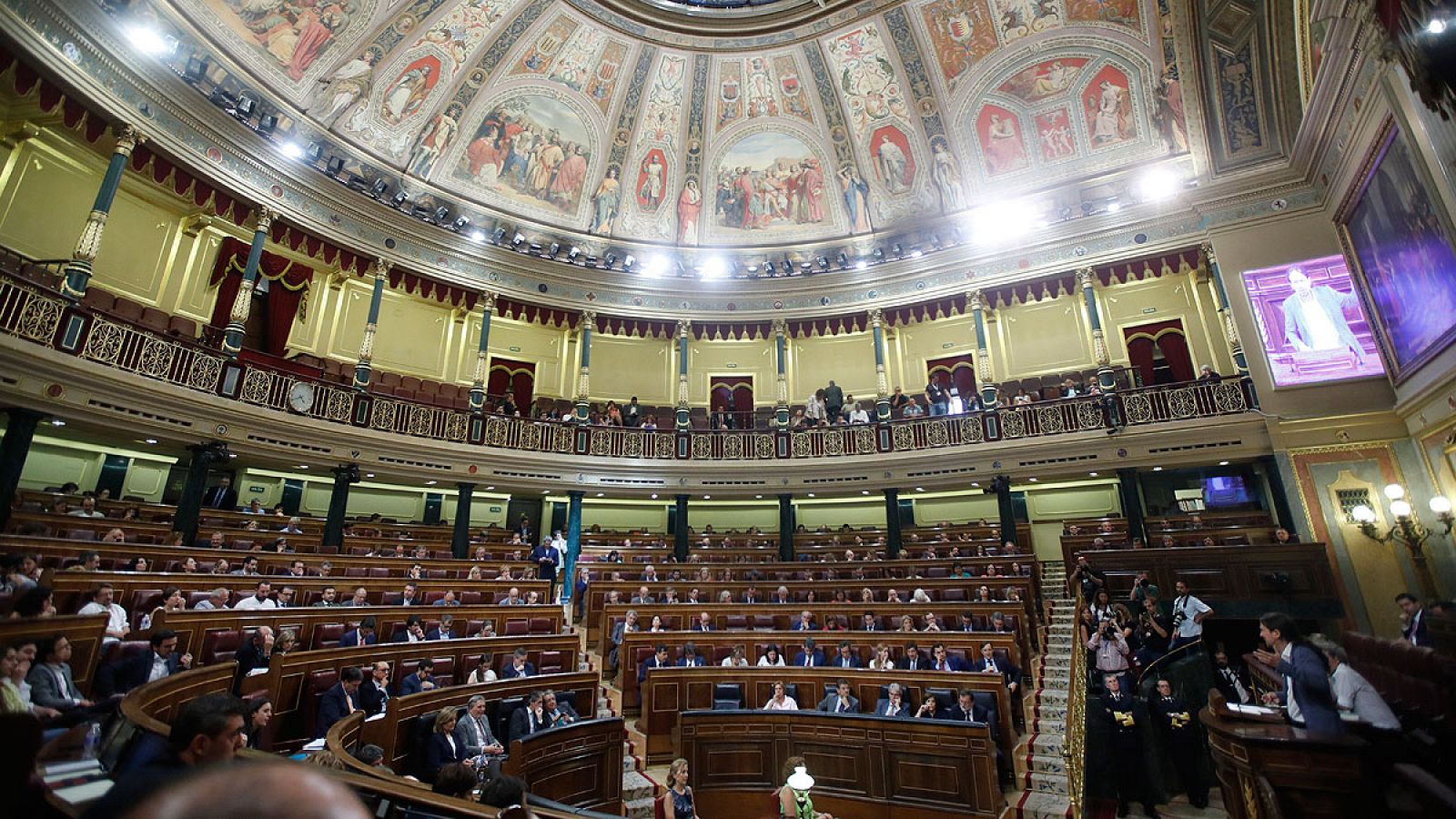 Vista general del Congreso de los Diputados durante el debate de la moción de censura contra Mariano Rajoy