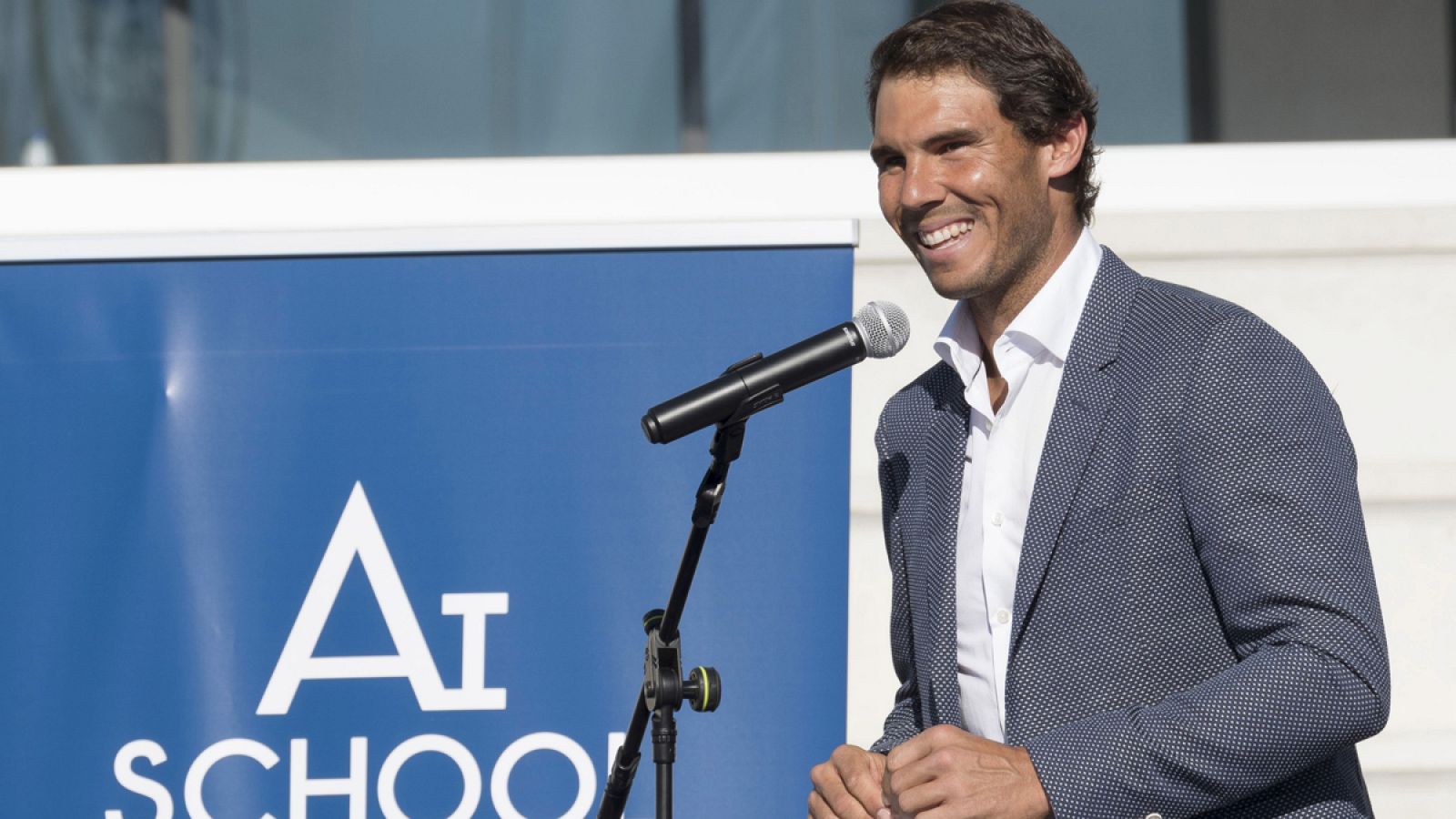 Rafael Nadal asiste a la graduación de los alumnos de American International School of Mallorca