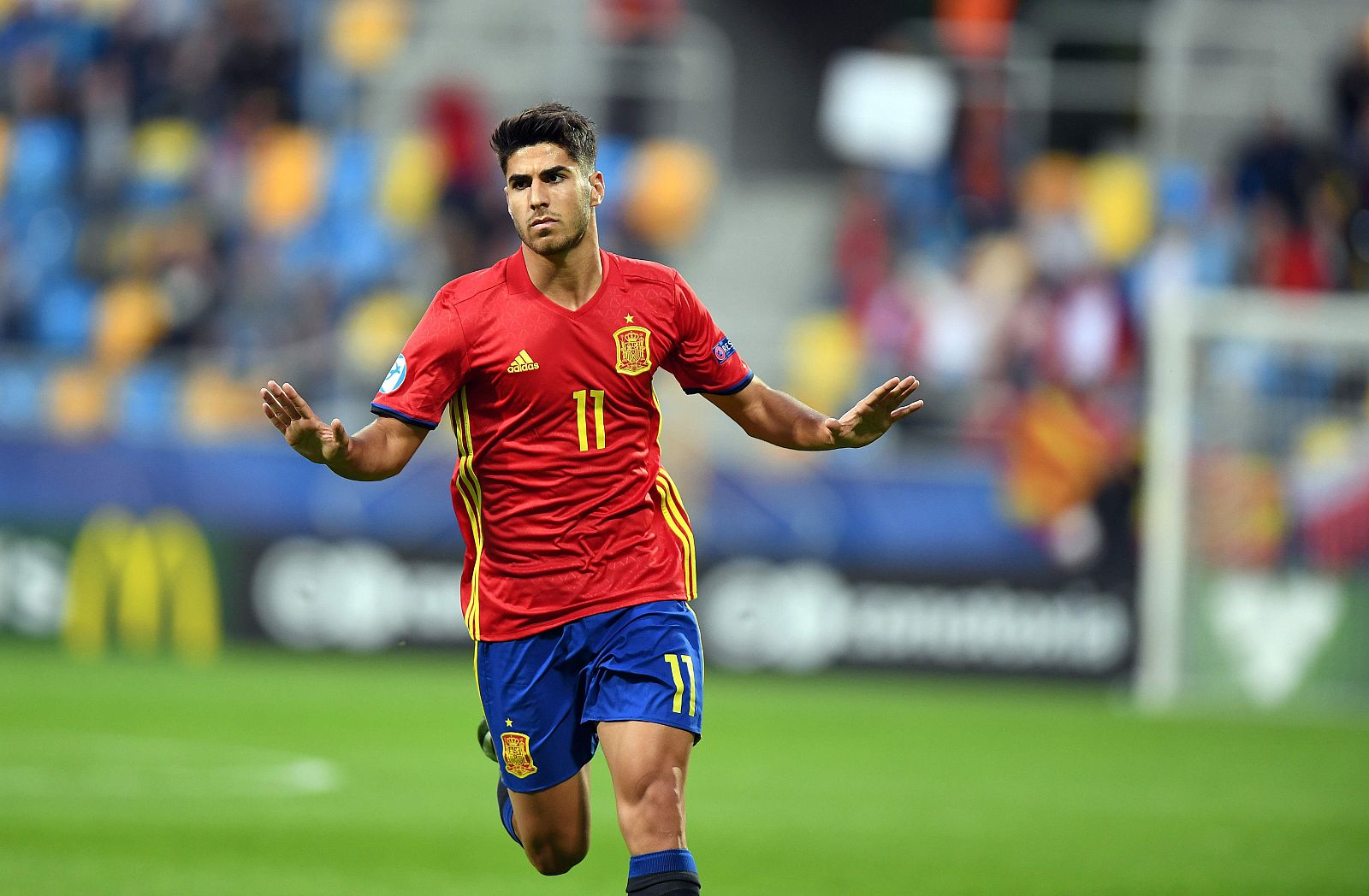 Marco Asensio celebra su primer gol ante Macedonia, el segundo de la Rojita.