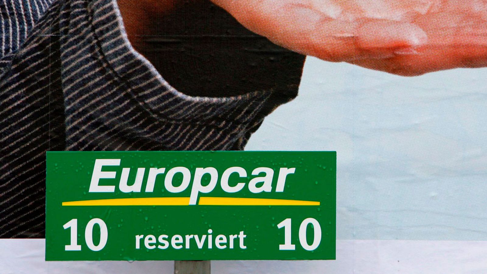 Imagen de archivo de un cartel publicitario de la compañía Europcar