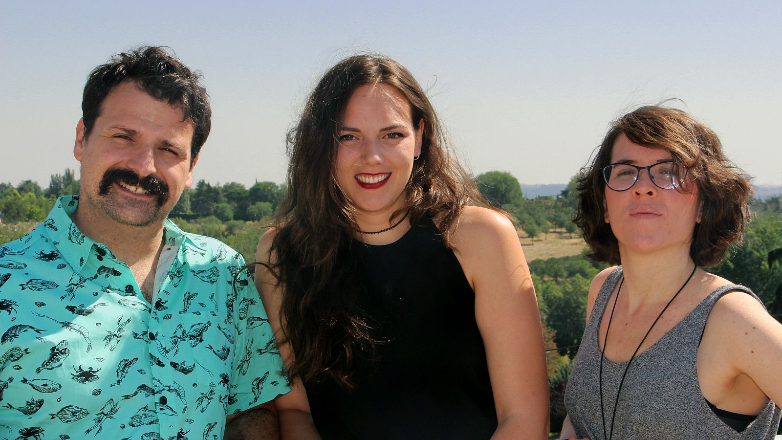 Ángel Carmona, Laura Martínez y María Taosa bajo el sol del verano en Radio 3