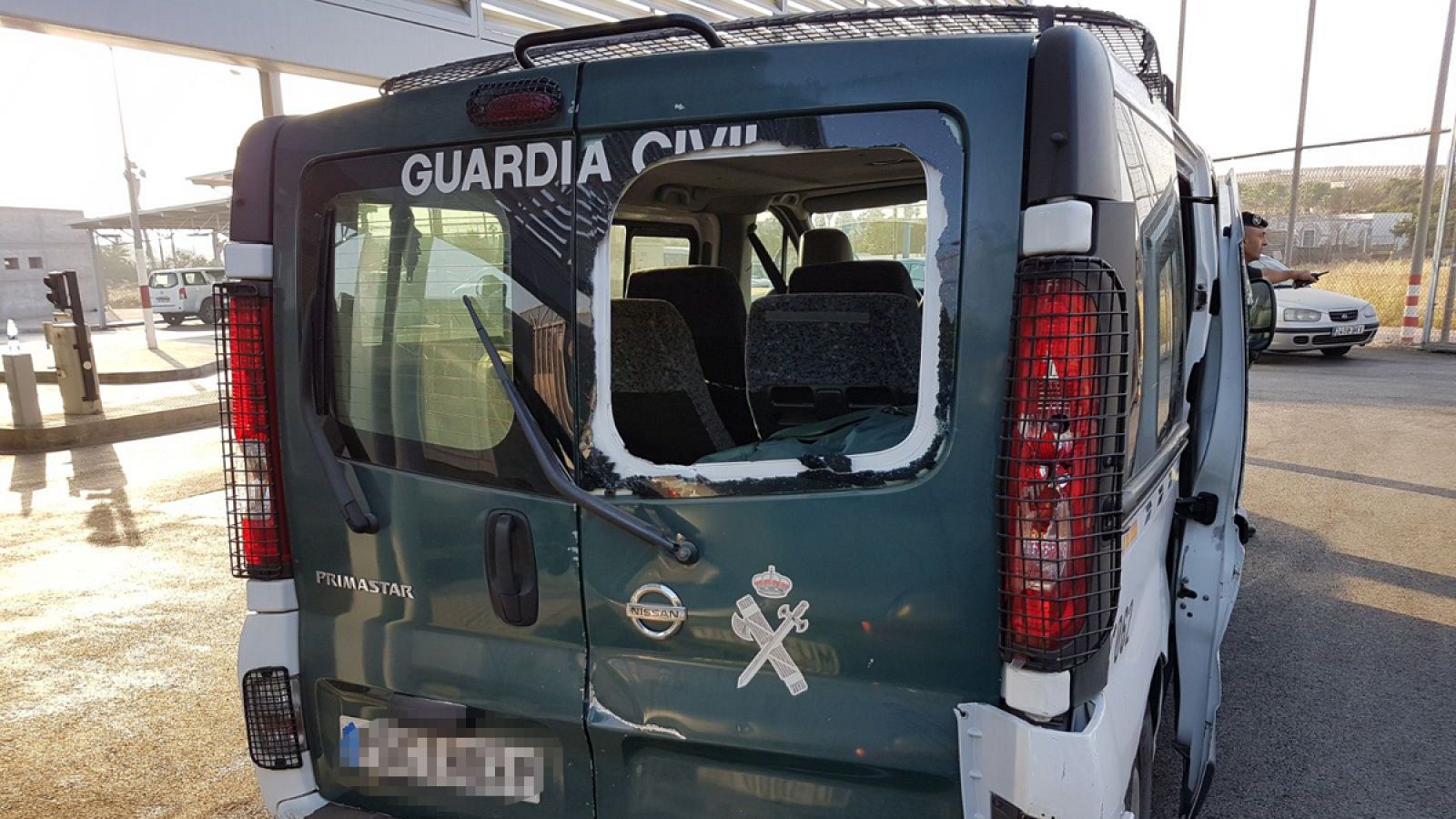 Imagen de archivo de un furgón de la Guardia Civil en Melilla.