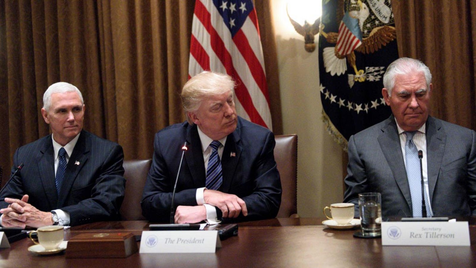 El presidente de EE.UU., Donald Trump, junto al secretario de Estado, Rex Tillerson