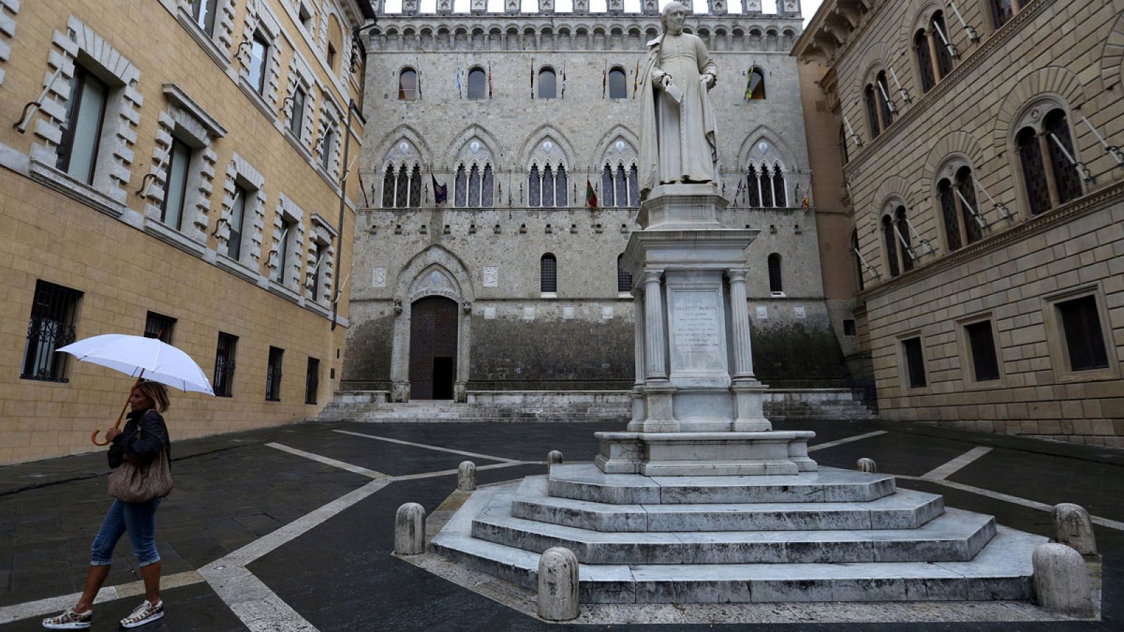 Fachada de la sede de Monte dei Paschi en Siena