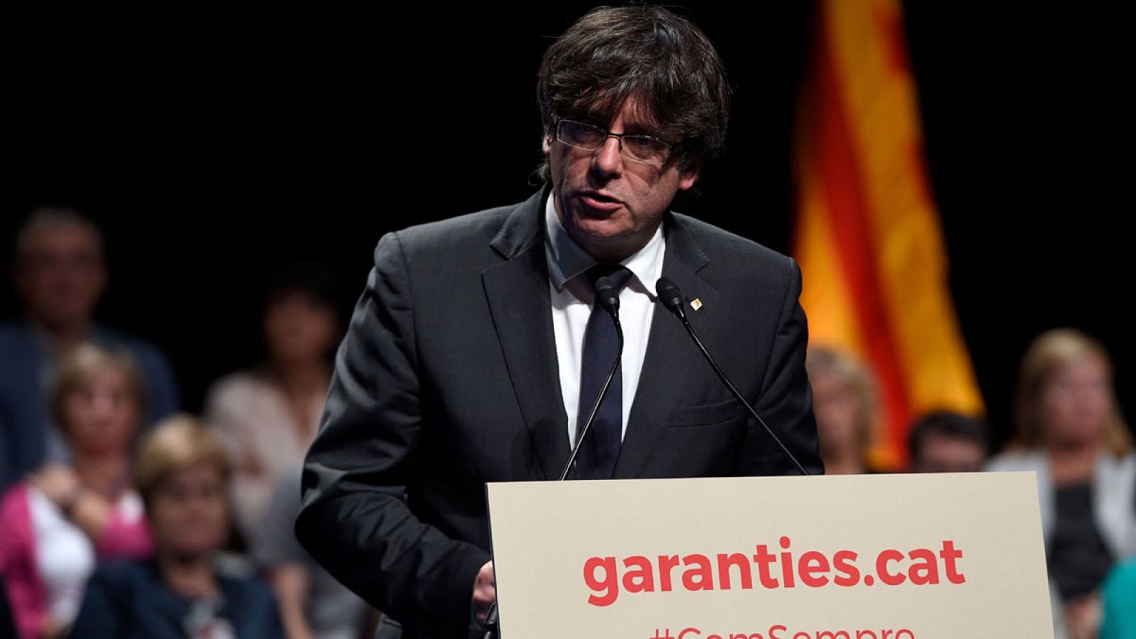 El presidente de la Generalitat, Carles Puigdemont, presenta los detalles de la ley de referéndum