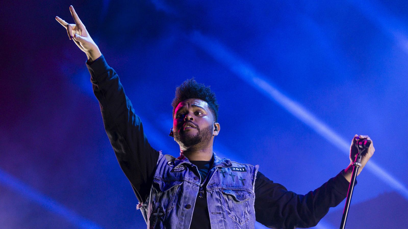 El cantante y compositor canadiense The Weeknd durante su actuación en la primera jornada del Festival Internacional de Benicassim, FIB 2017.