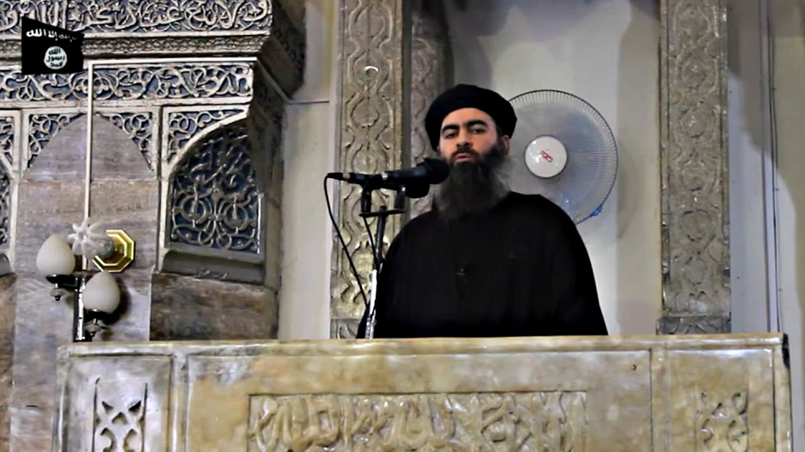 El cabecilla del Estado islámico, Abu Bakr al Bagdadi, en una imagen de un vídeo promocional de los yihadistas