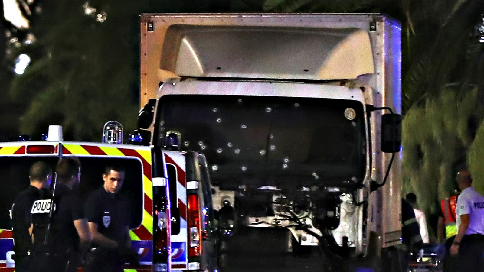 Imagen del camión con el que se perpetró el atentado de Niza, uno de los ataques reivindicados por el Estado Islámico en 2016