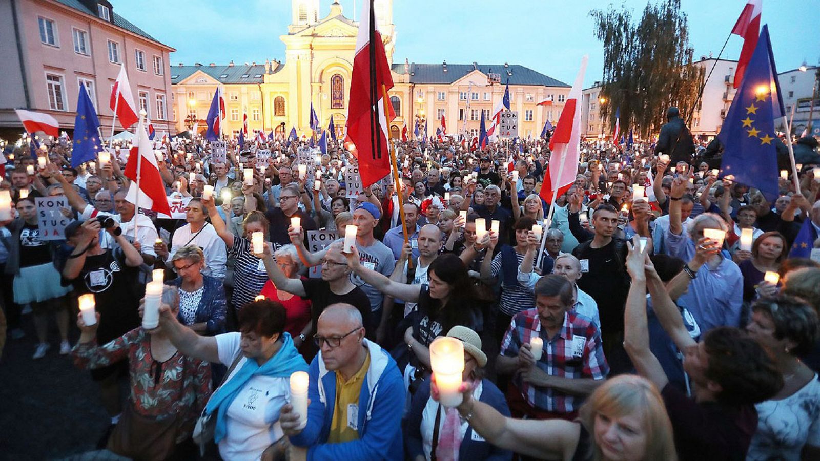 Protesta ante el Tribunal Supremo en Varsovia, Polonia