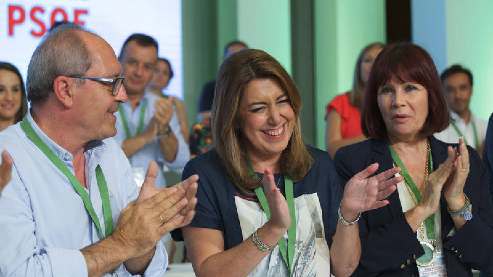 La presidenta andaluza y secretaria general del PSOE-A, Susana Díaz, junto al secretario de organización, Juan Cornejo, y la presidenta de los socialistas andaluces, Micaela Navarro