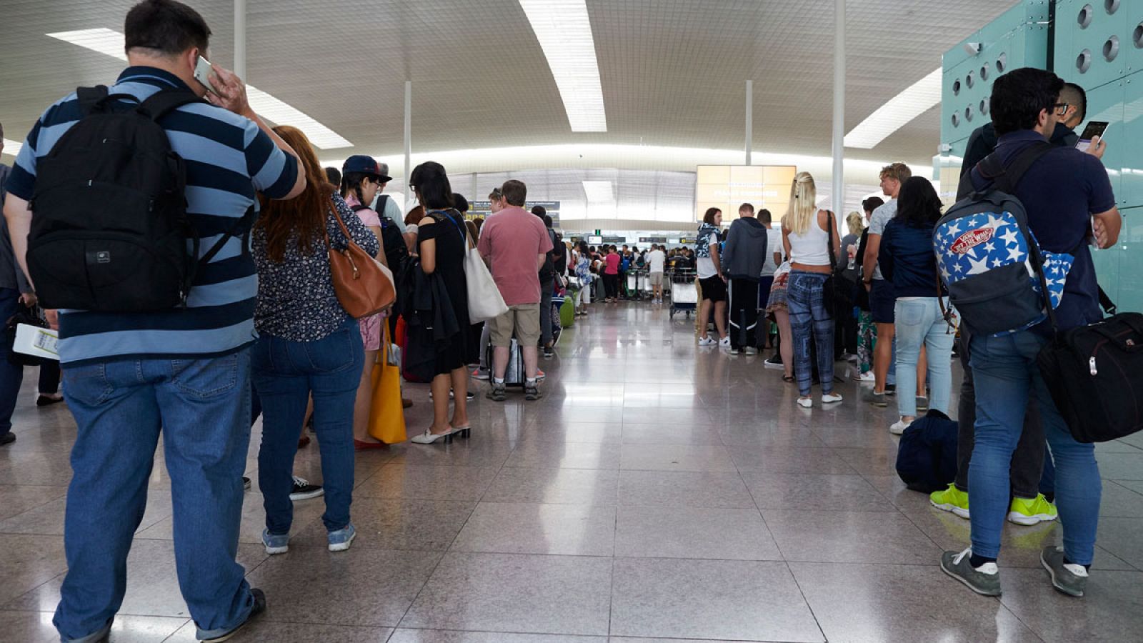 Colas en los controles de seguridad de la terminal T1 del Aeropuerto de Barcelona-El Prat el pasado 26 de julio