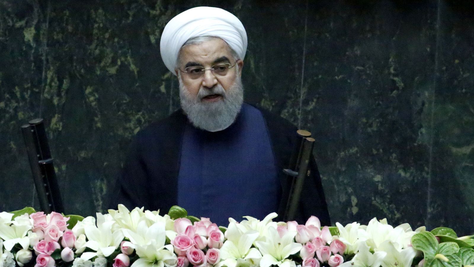 El presidente de Irán, Hasan Rohaní, durante su primer discurso ante el Parlamento tras ser investido presidente para un segundo mandato