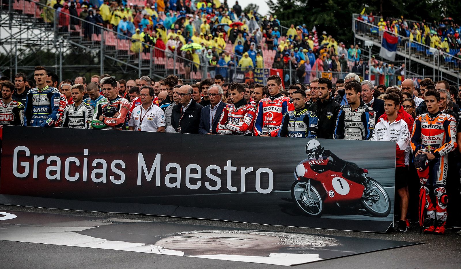 El Mundial de MotoGP rinde un sentido homenaje a Ángel Nieto.