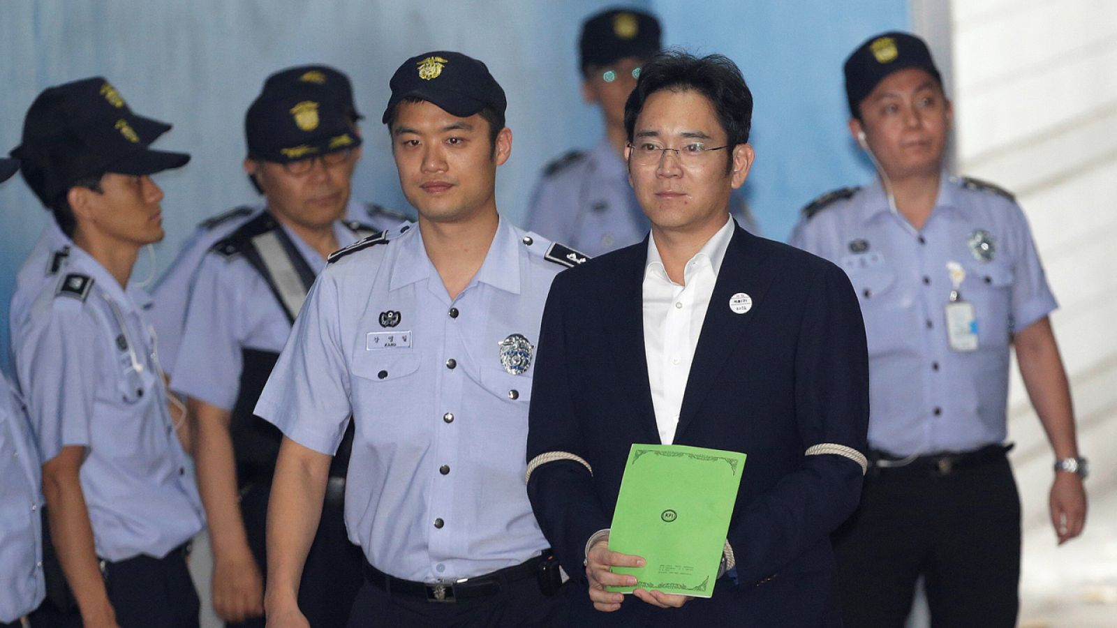Lee Jae-yong, vicepresidente de Samsung Electronics Co., llega al Tribunal Central de Seúl
