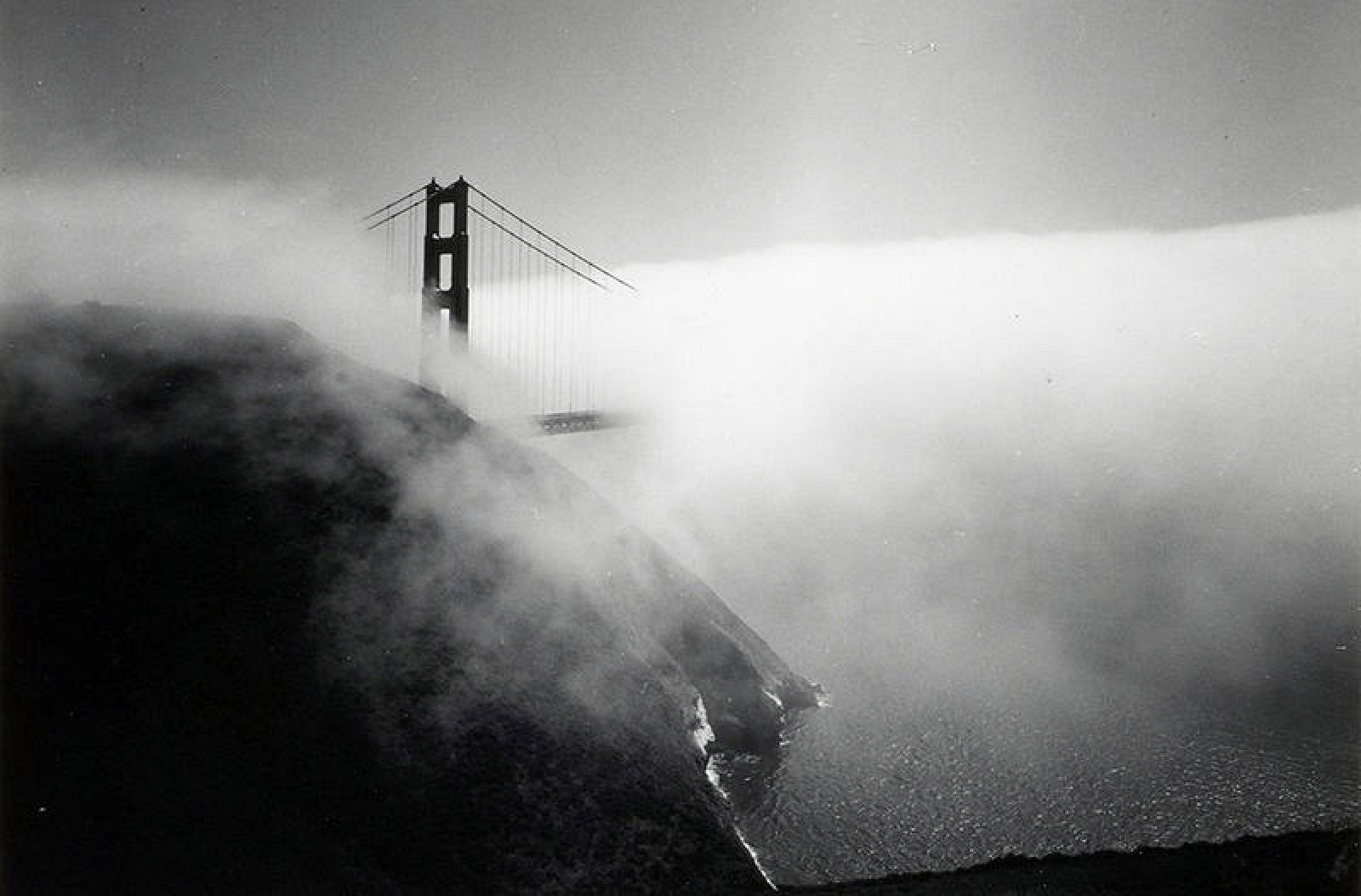 Golden Gate Bridge, San Francisco (1959). Minor White / Cortesía de Michael Shapiro Photographs.