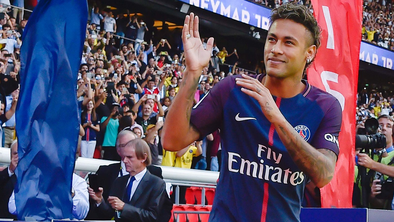 Neymar, el día de su presentación con el PSG