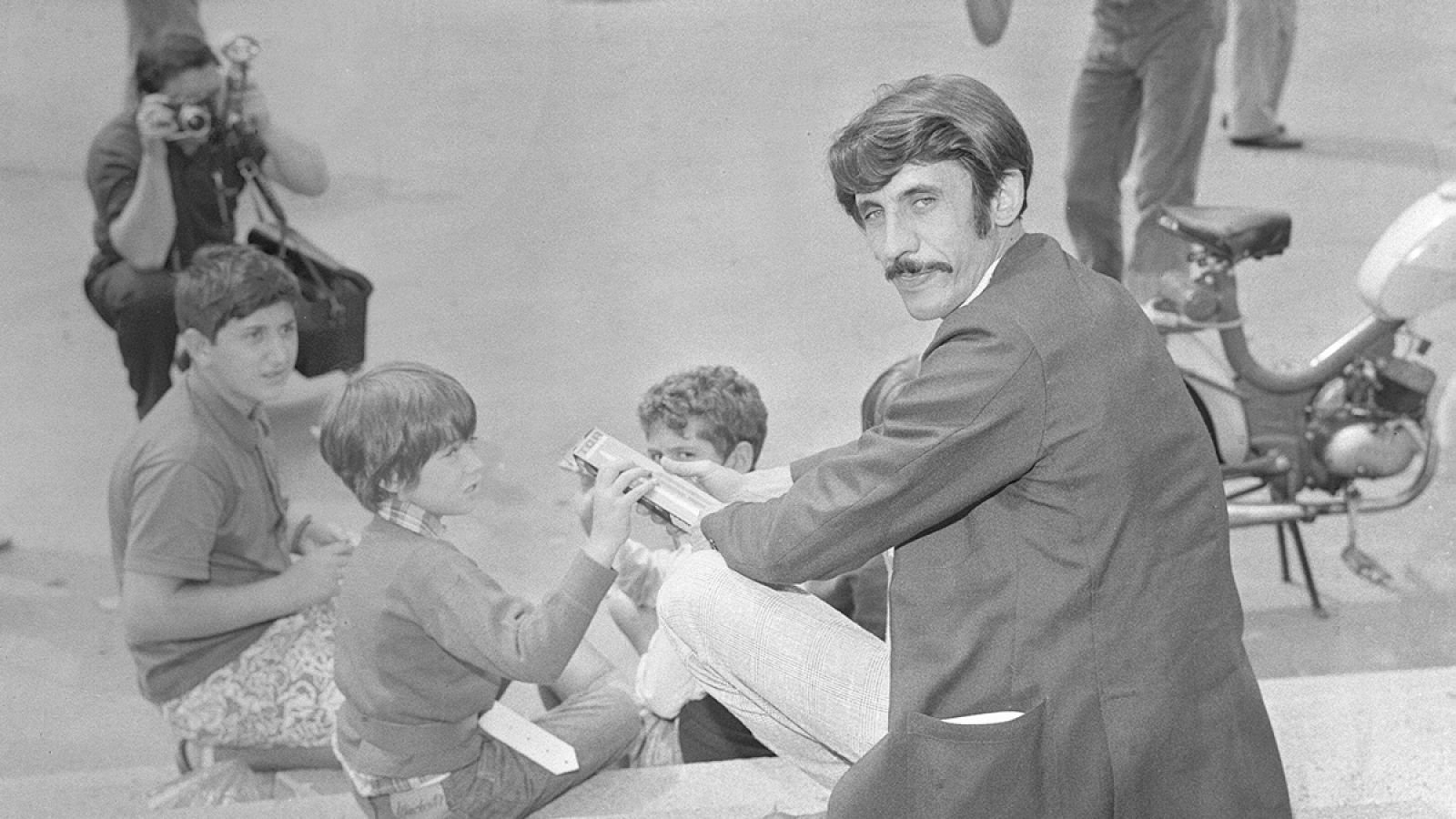 El director de cine Basilio Martín Patino participó en la 30 edición de la Mostra de Venecia de 1969 con la película "Del amor y otras soledades".