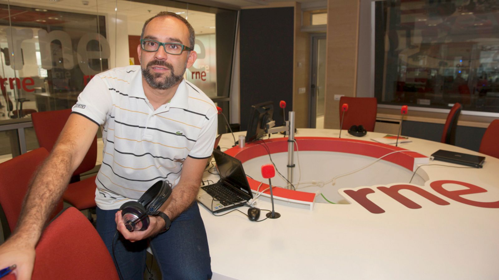 Manu Martínez, director y presentador de 'Tablero deportivo'.