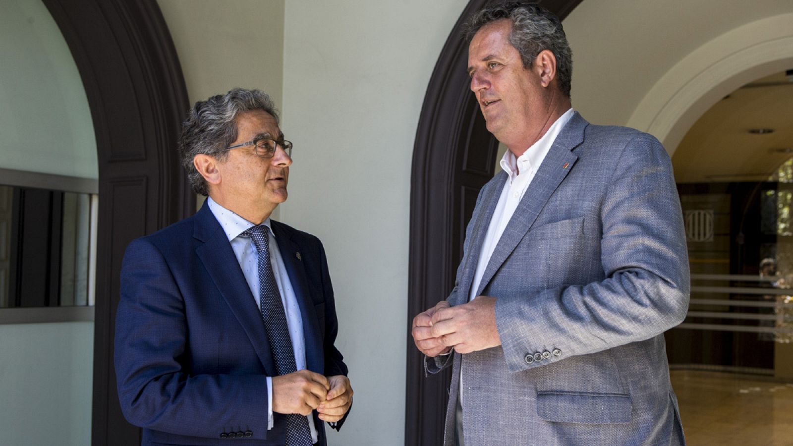 El delegado del Gobierno, Enric Millo, (a la derecha de la imagen) junto al conseller de Interior, Joaquim Forn