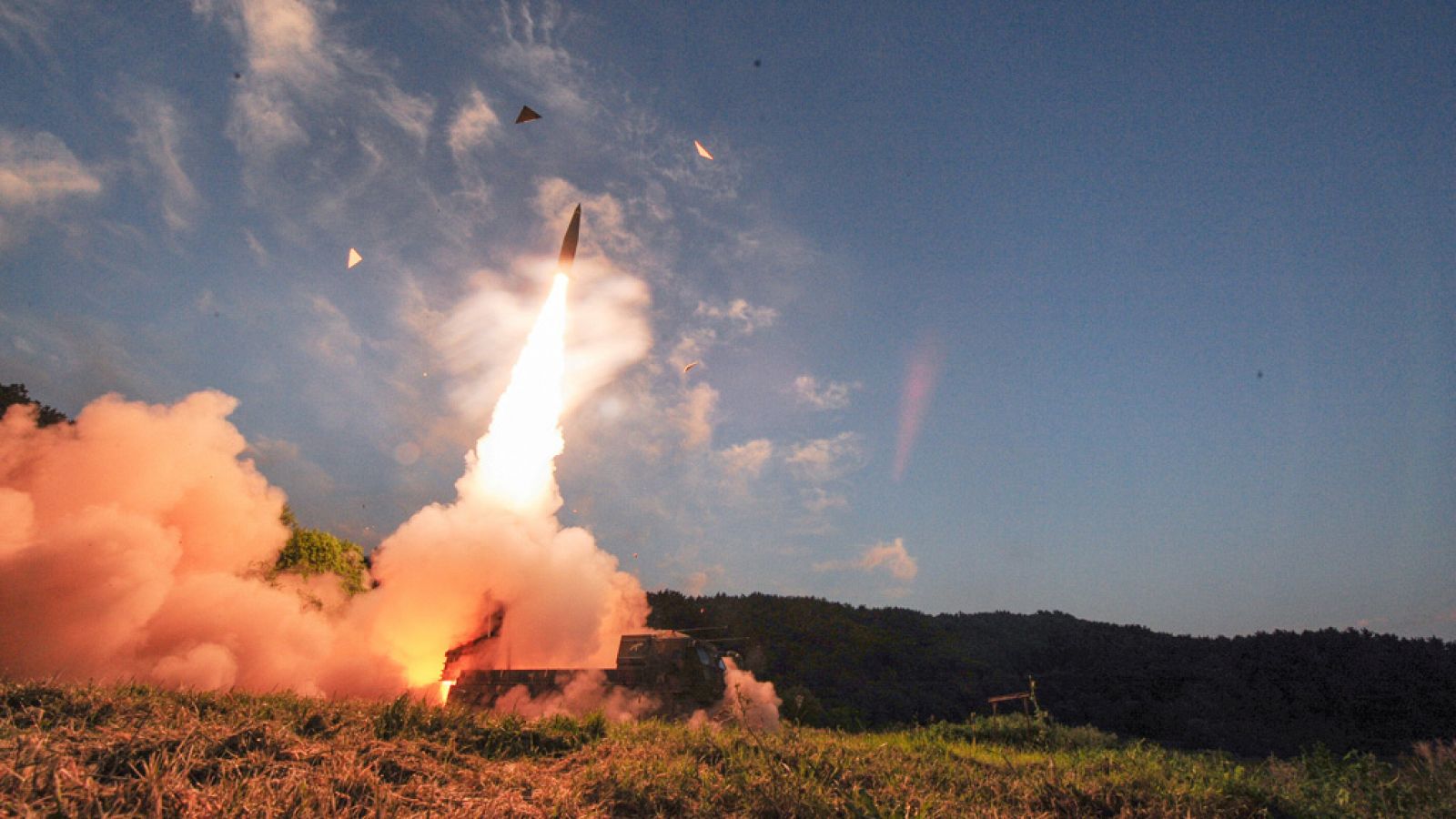 Imagen del misil balístico Hyunmoo lanzado por Corea del Sur