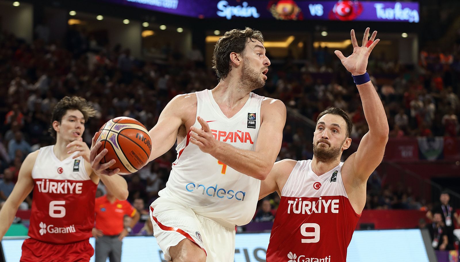 Pau Gasol durante el partido ante Turquía en el Eurobasket 2017.