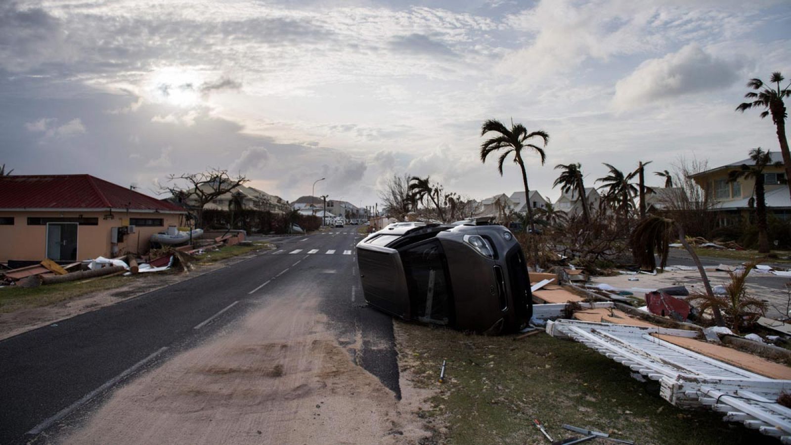 Efectos provocados por el huracán Irma a su paso por la isla de San Martín.