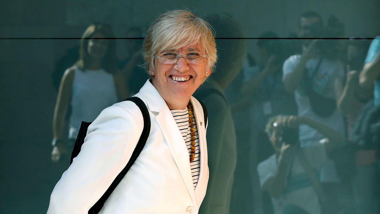 Imagen de archivo de la consellera de Educación, Clara Ponsati llega al Palau de la Generalitat para asistir a la reunión semanal del Govern.