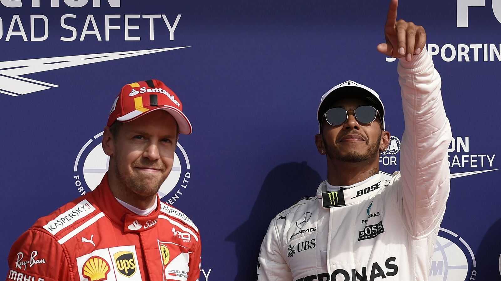 Hamilton defiende su liderazgo en Singapur, territorio Vettel