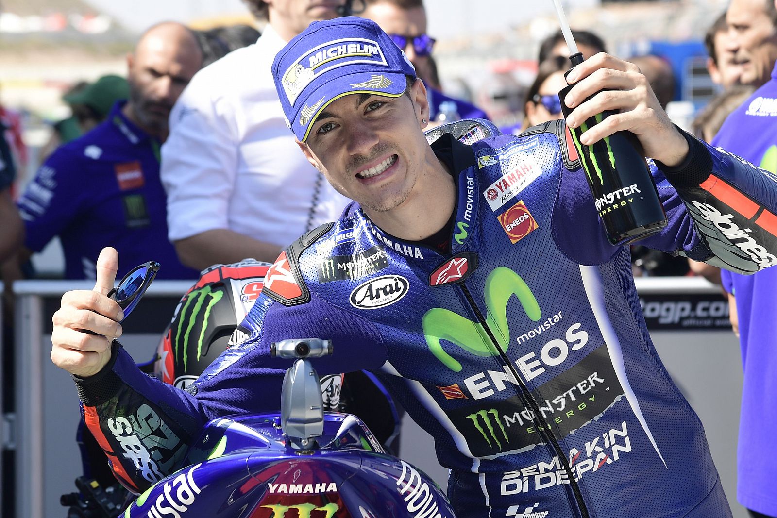 Viñales celebra su 'pole' en Alcañiz