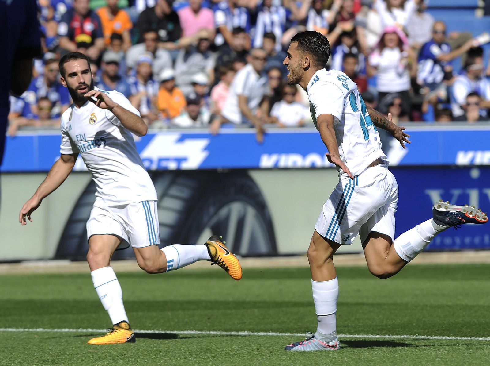 Ceballos celebra su primer gol con el Real Madrid