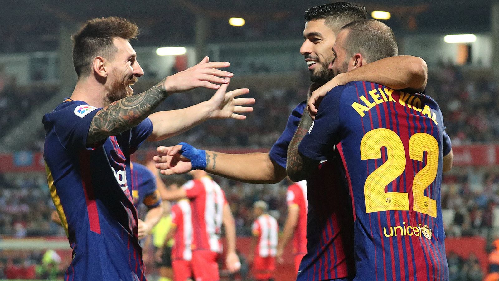 Messi, Suárez y Vidal celebran un gol azulgrana.
