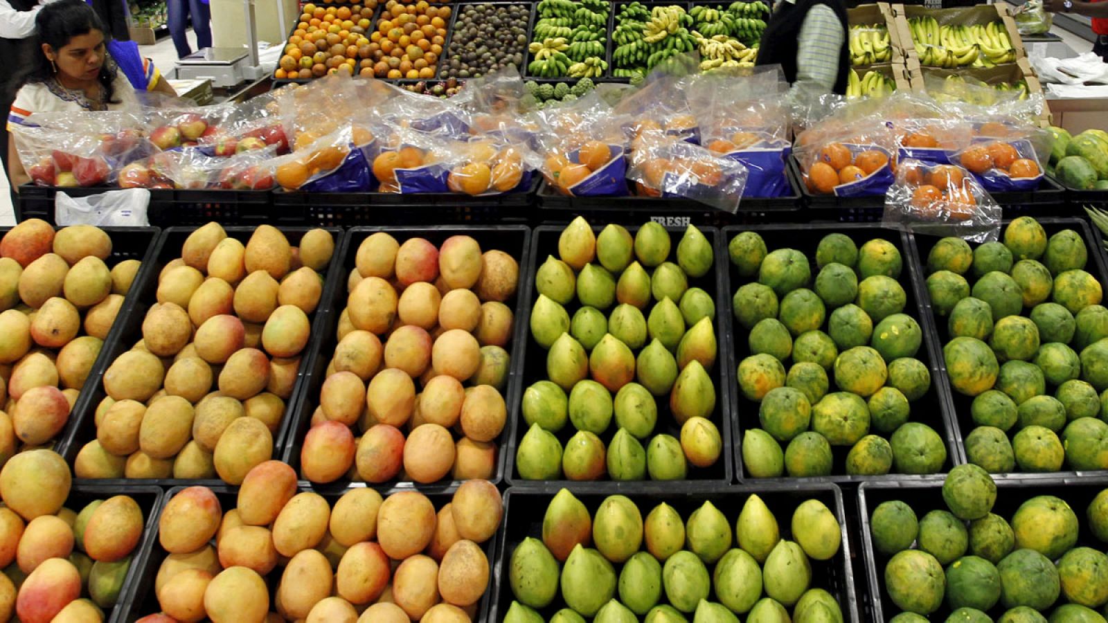 Fruta fresca en un supermercado