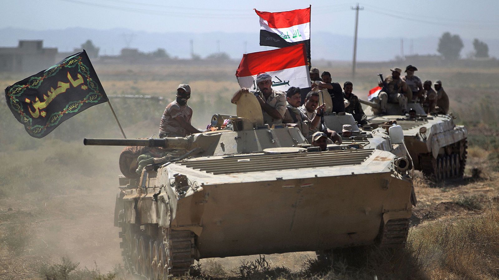Los tanques de las fuerzas iraquíes avanzan hacia Al Hauiya