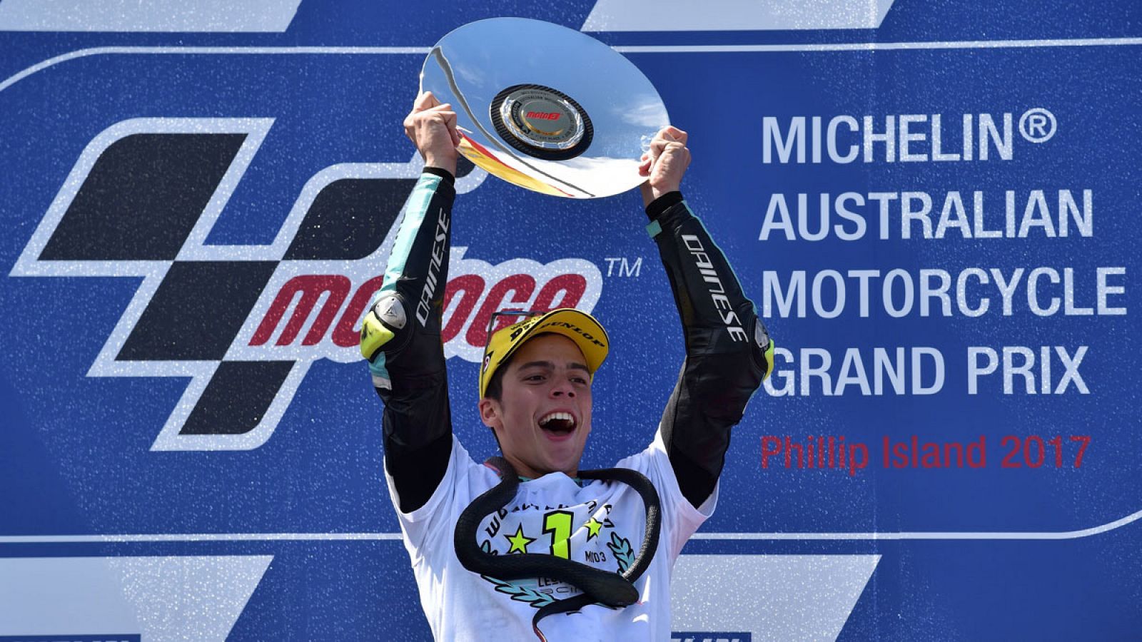 El español Joan Mir (Honda) celebra victoria en el Gran Premio de Australia.
