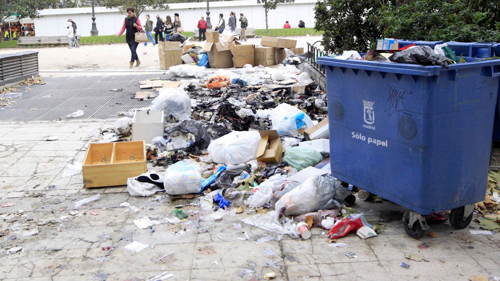 Imagen de archivo del centro de Madrid durante la huelga de basuras que tuvo lugar en 2013
