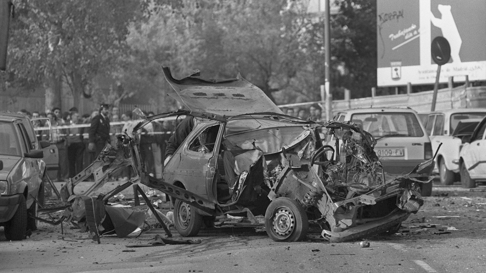 Estado del vehículo en el que viajaban Irene Villa y su madre, María Jesús González, tras el atentado