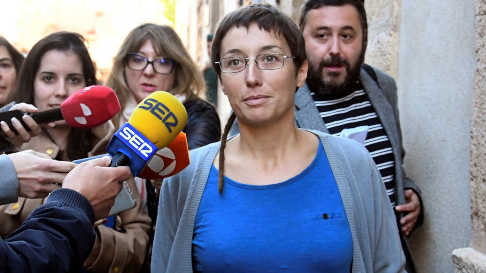 La concejala del pueblo valenciano de Catarroja Datxu Peris, a su salida del juicio en el Juzgado de Sepúlveda
